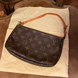 LV Pouch